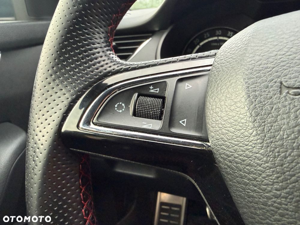 Skoda Octavia 2.0 TDI RS - 22