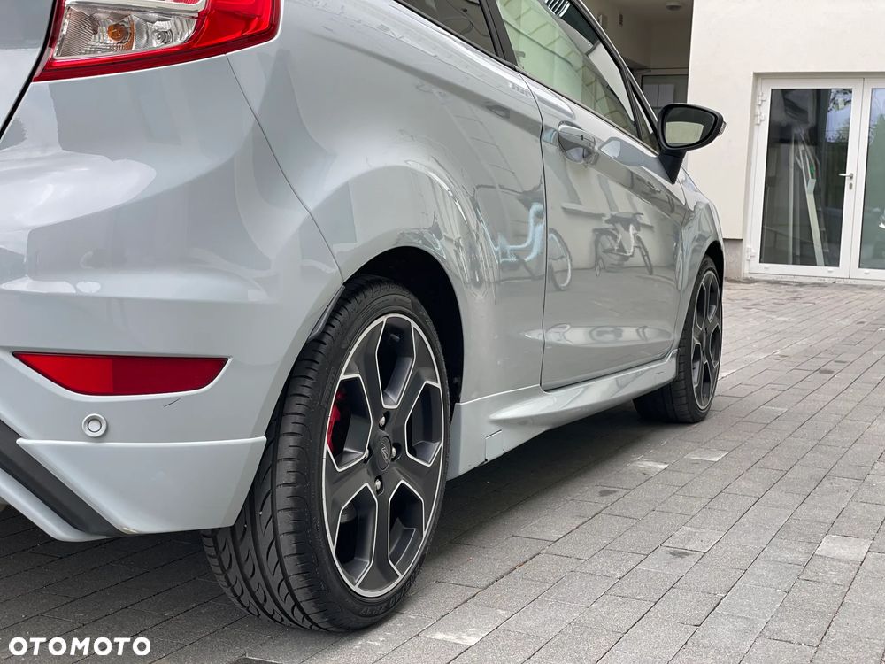 Ford Fiesta 1.6 EcoBoost ST200 - 36