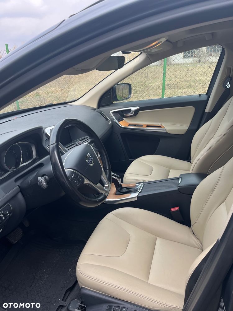 Volvo XC 60 T5 Drive-E Momentum - 12