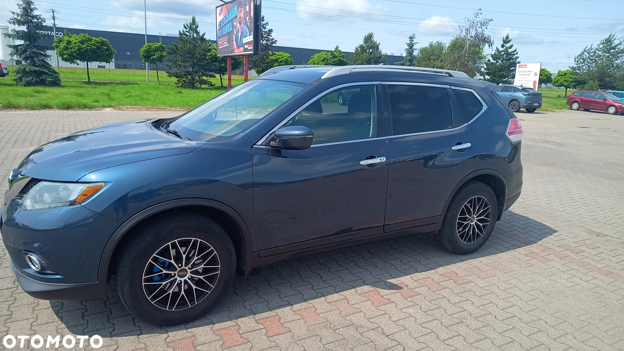 Nissan Rogue - 2