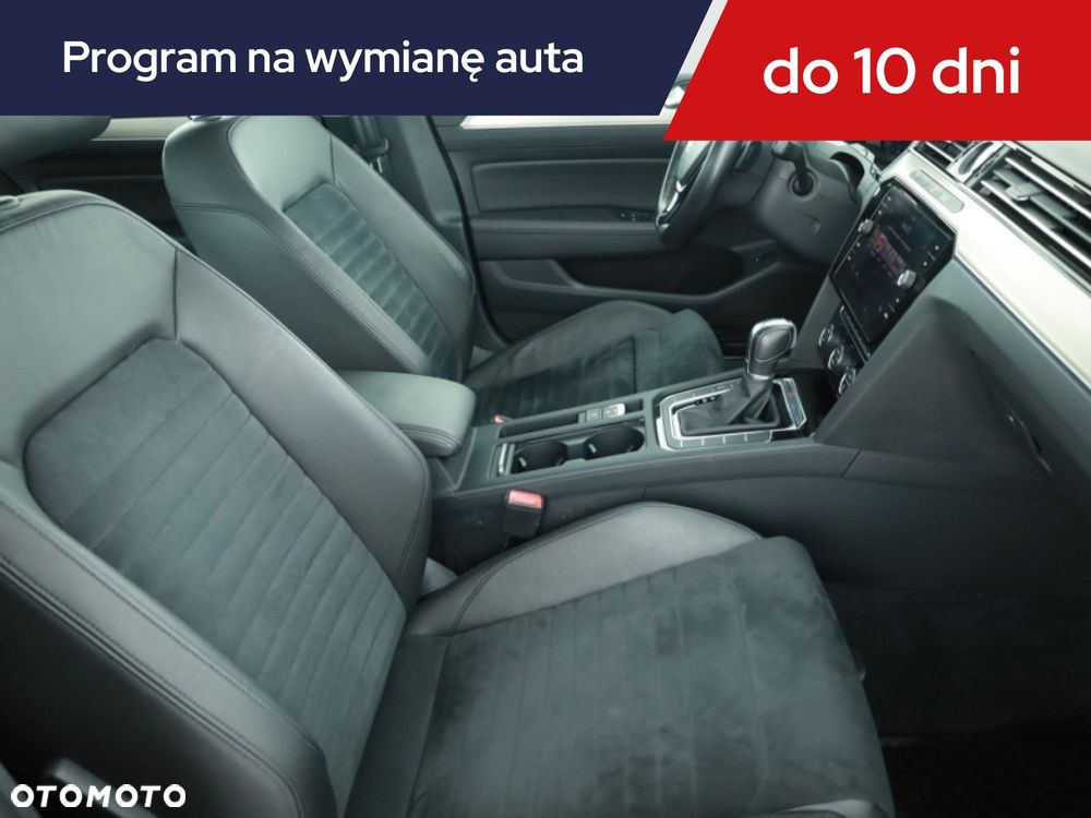 Volkswagen Passat - 9