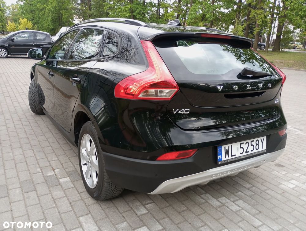 Volvo V40 Cross Country D2 Momentum - 12
