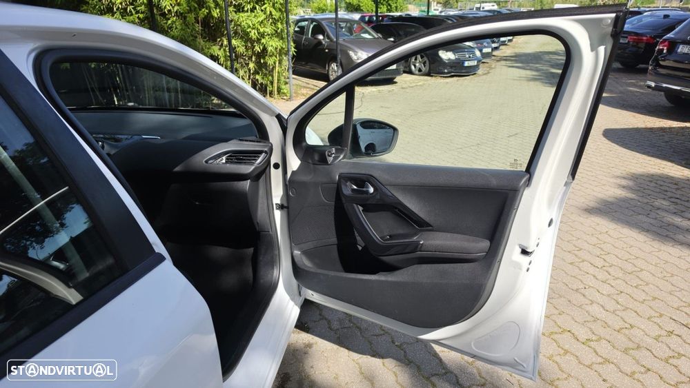 Peugeot 208 1.4 HDi - 9
