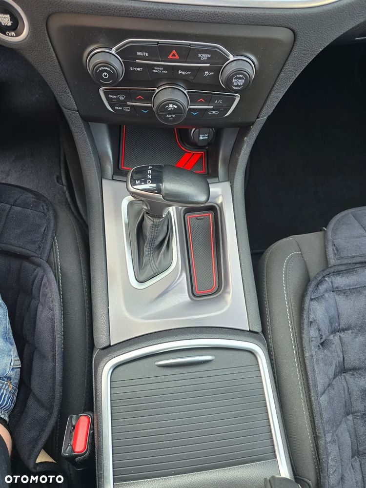 Dodge Charger - 13