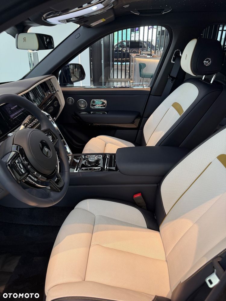 Rolls-Royce Cullinan - 16