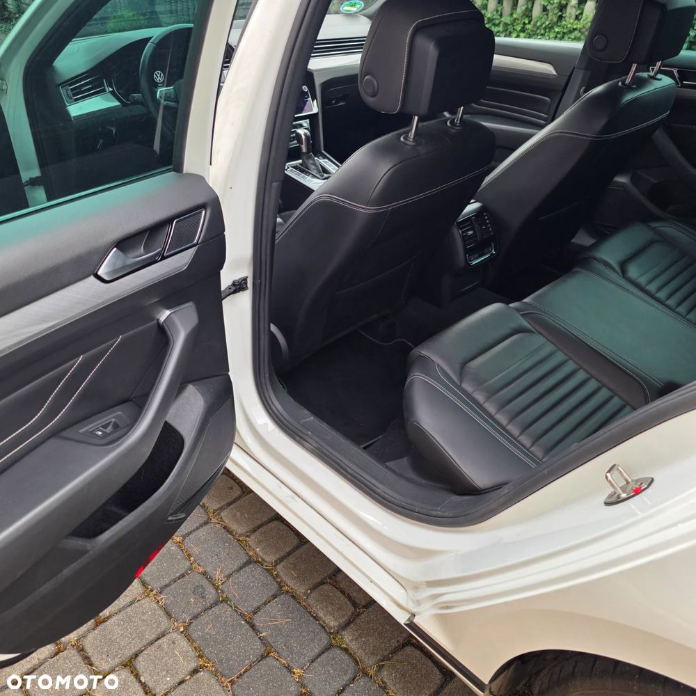 Volkswagen Passat - 13
