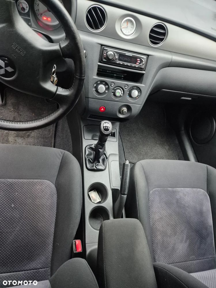 Mitsubishi Outlander 2.0 Comfort 4WD - 21