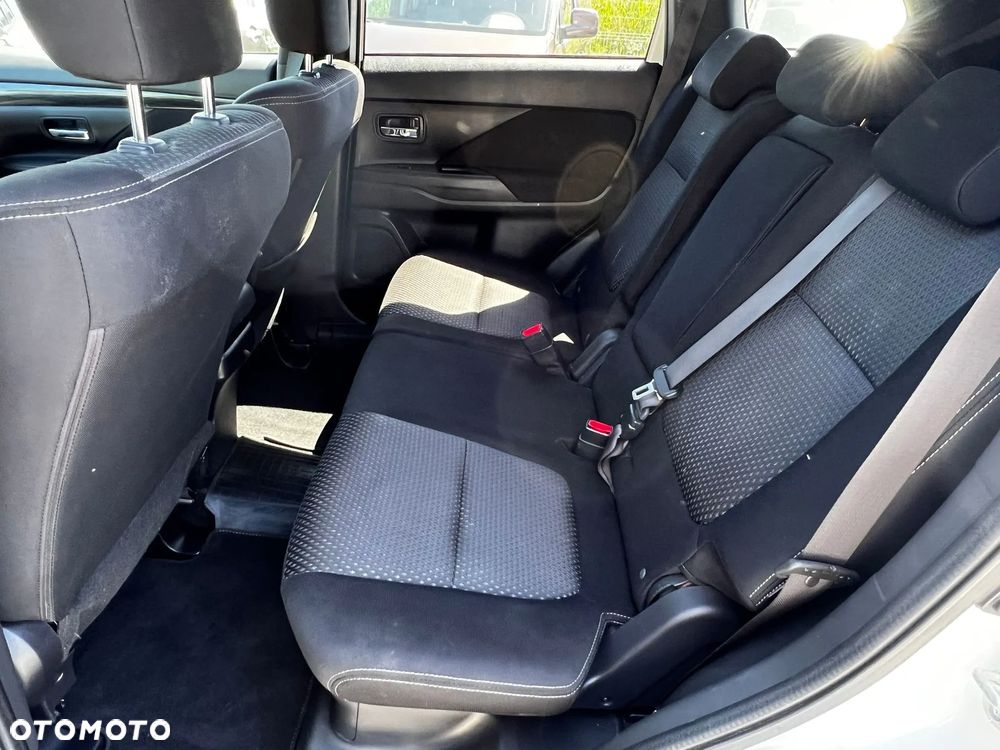 Mitsubishi Outlander 2.0 2WD CVT Diamant Edition+ - 16
