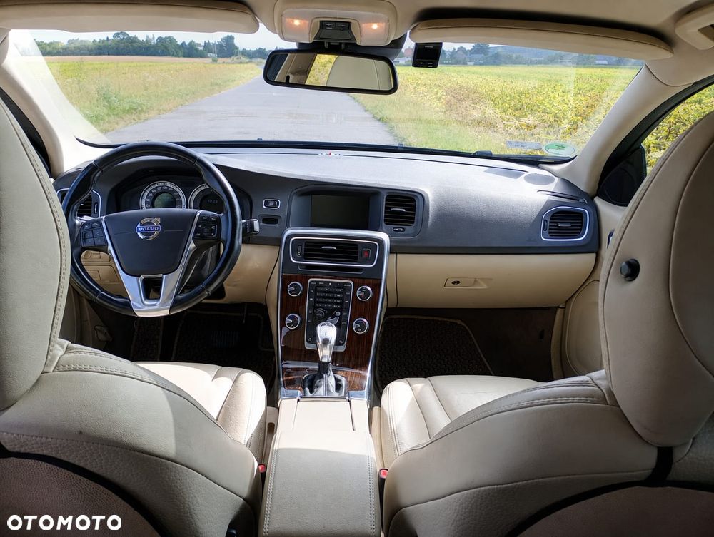 Volvo S60 D5 Summum - 8