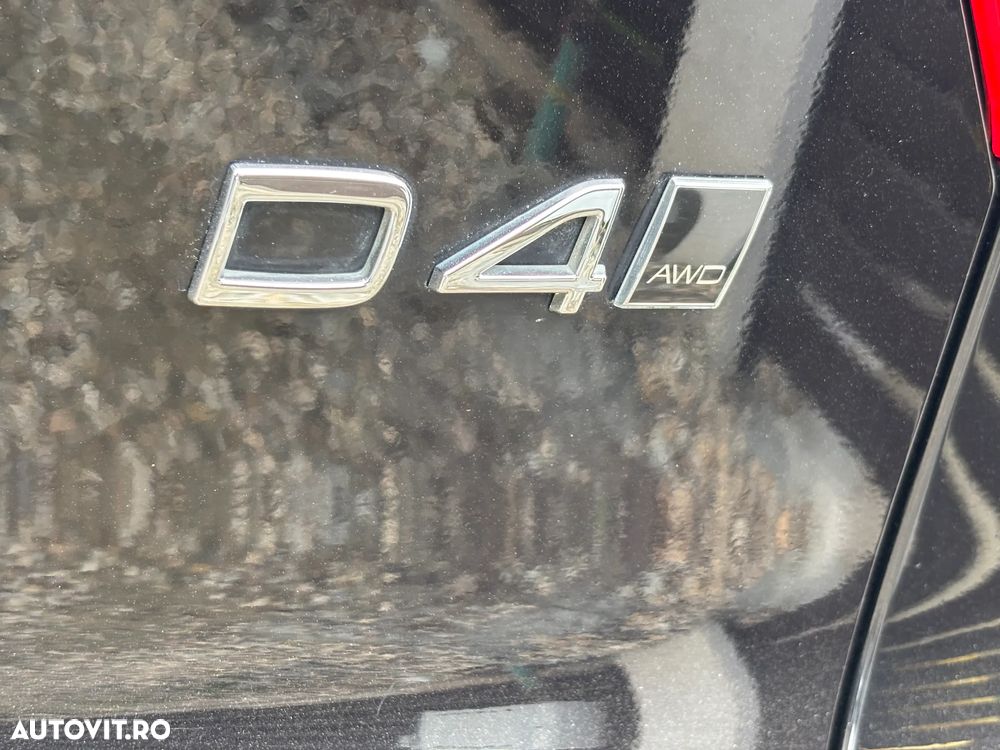 Volvo XC 40 D4 AWD Geartronic Momentum Pro - 37
