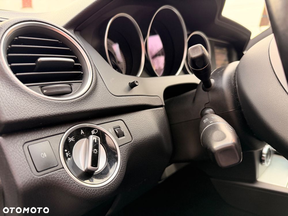 Mercedes-Benz Klasa C 180 BlueEFFICIENCY - 20