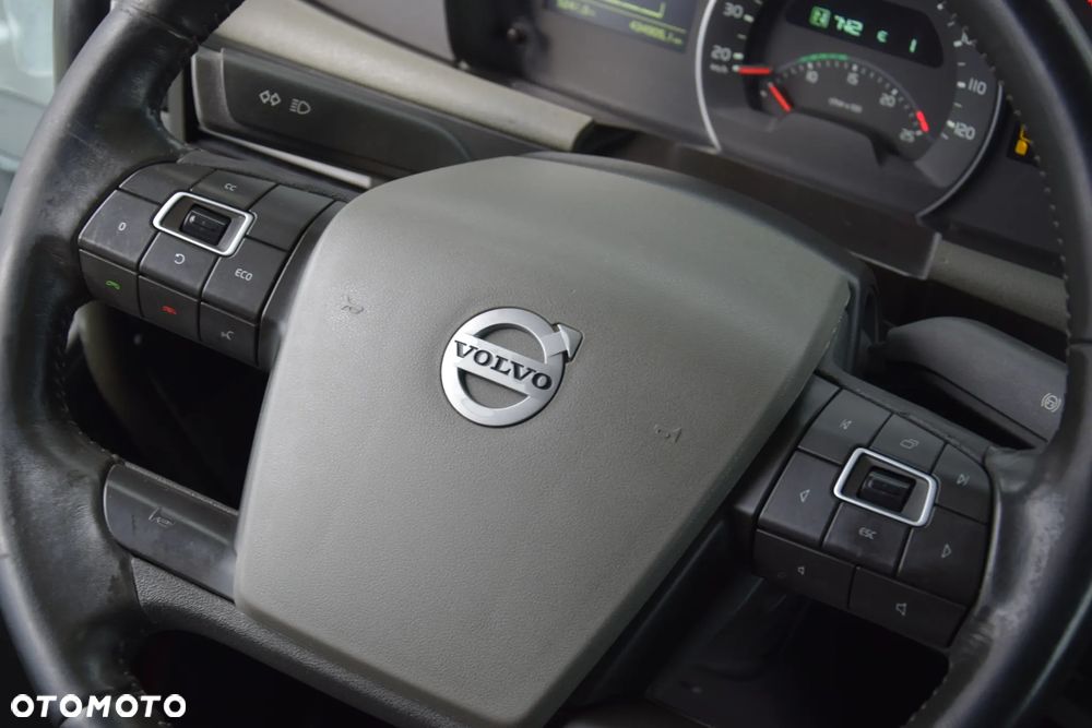 Volvo FH500 / NISKA KABINA / HYDRAULIKA / EURO 6 / ACC / LEDY / ALUFELGI / SERWISOWANY / SPROWADZONY - 28