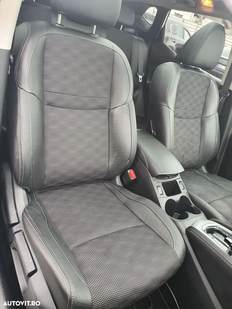 Nissan Qashqai 1.6 DCI Xtronic TEKNA+ - 8