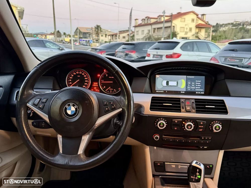 BMW 520 dA Executive - 8