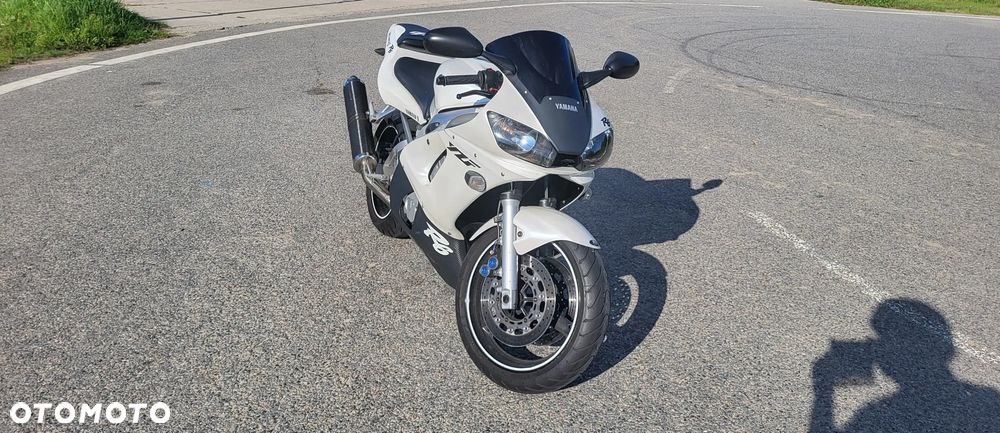 Yamaha R6 - 1