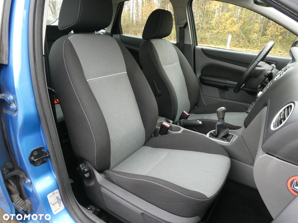 Ford Focus 2.0 16V Style+ - 13