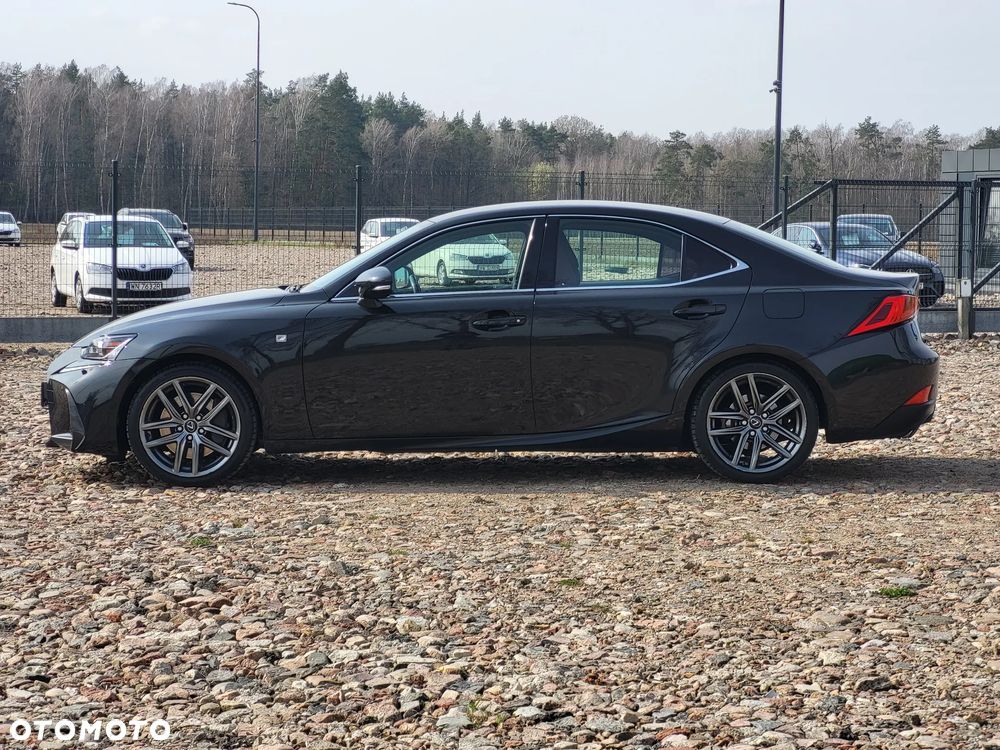 Lexus IS 200t / 300 F Sport - 8
