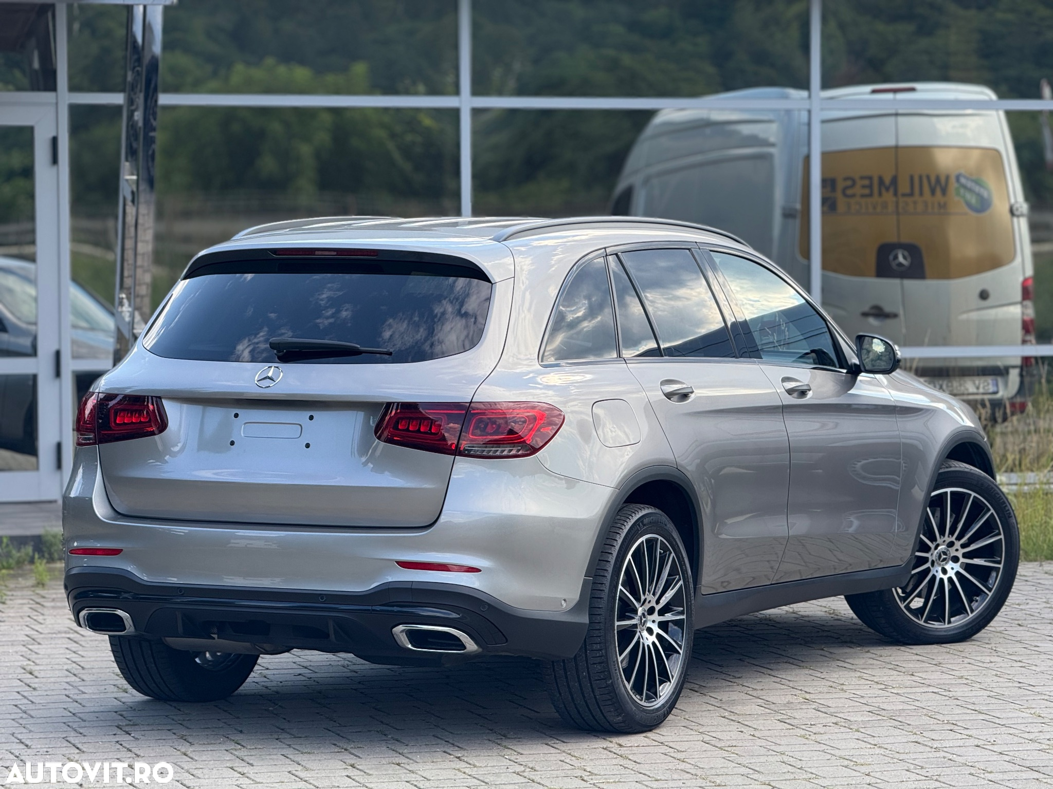 Mercedes-Benz GLC 220 d 4Matic 9G-TRONIC AMG Line - 3