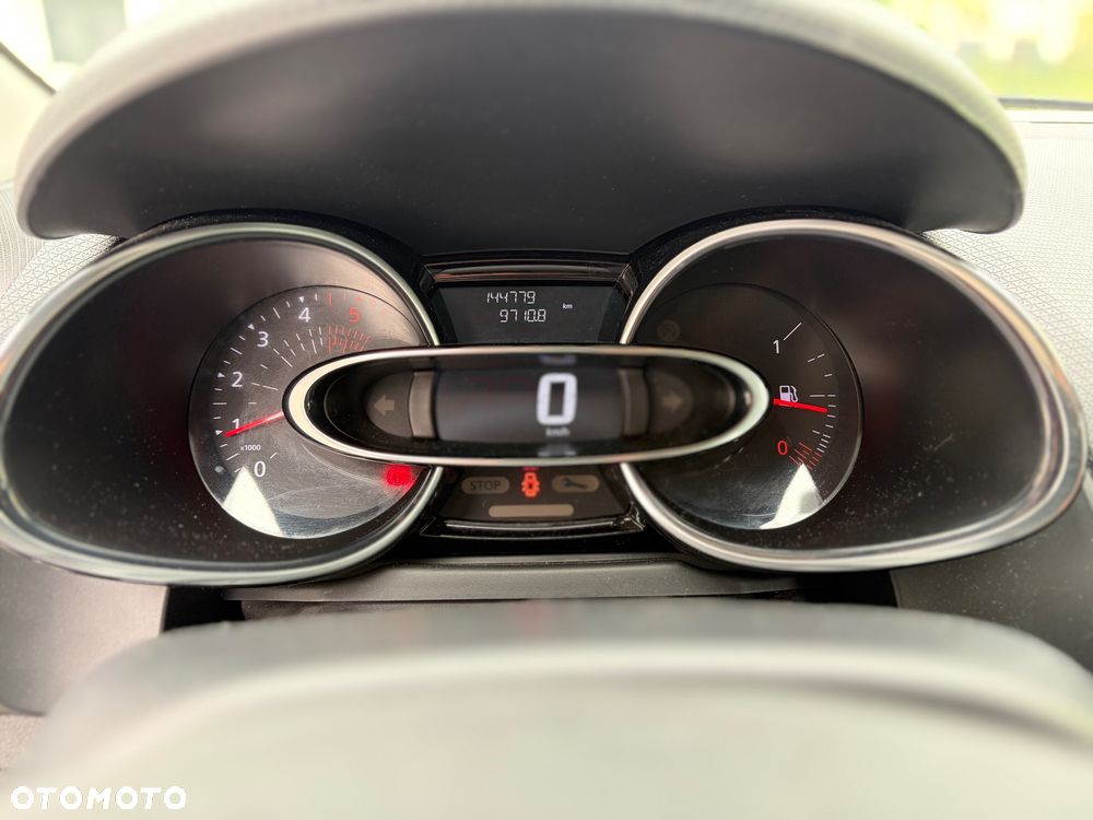 Renault Clio - 10
