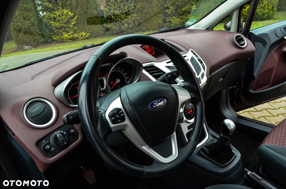 Ford Fiesta 1.25 Champions Edition - 29
