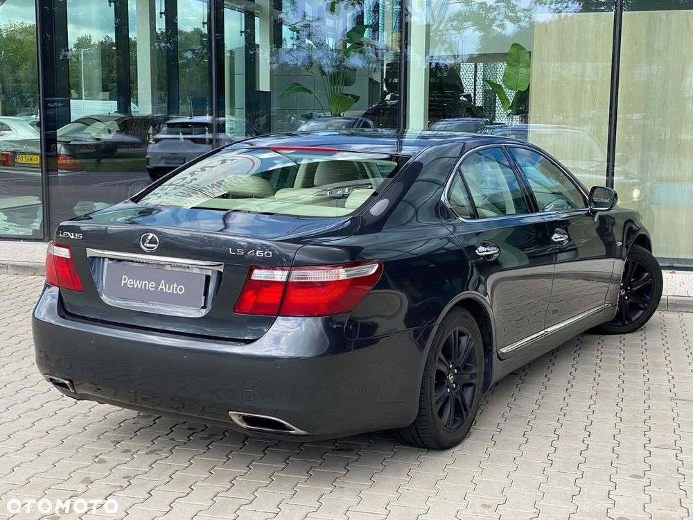 Lexus LS - 12