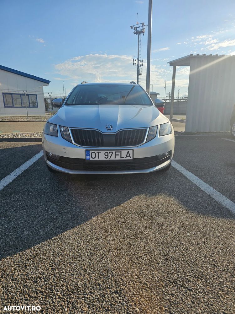 Skoda Octavia 1.6 TDI DSG Style - 2