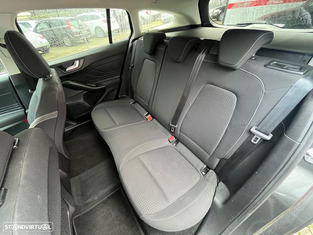 Ford Focus SW 1.5 TDCi EcoBlue Vignale - 10