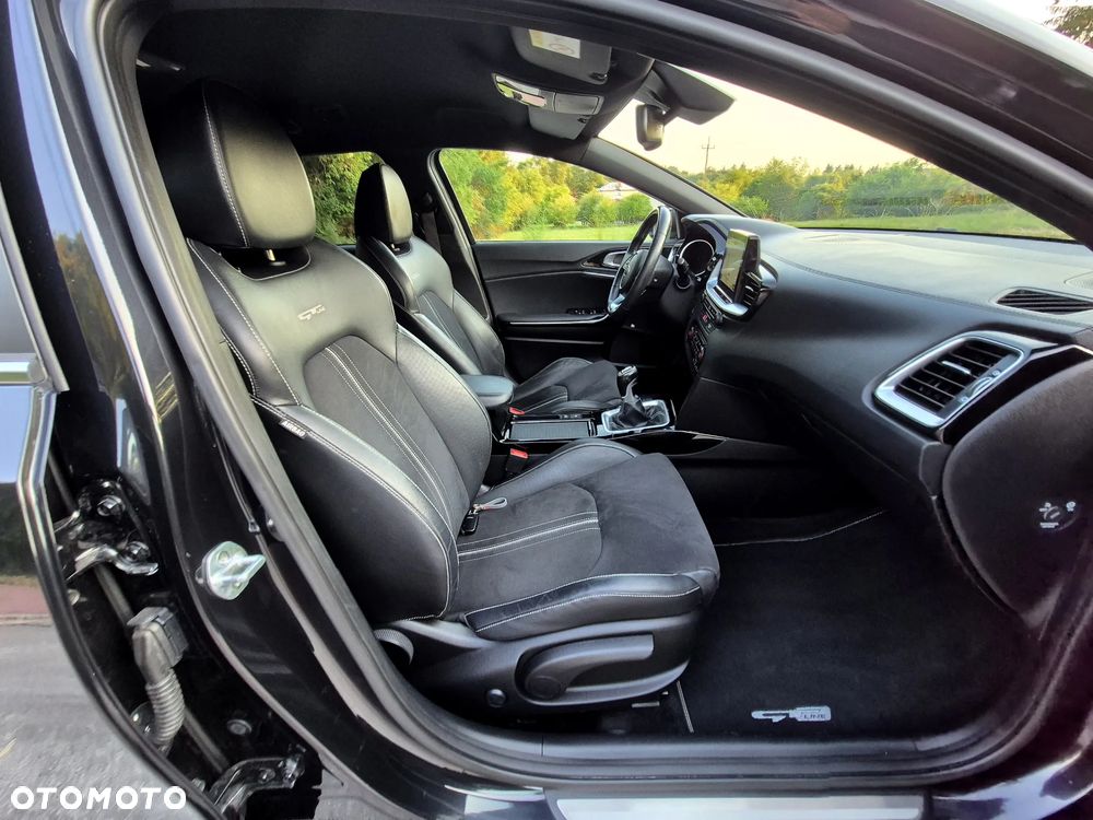 Kia Ceed 1.4 T-GDI OPF GT Line - 36
