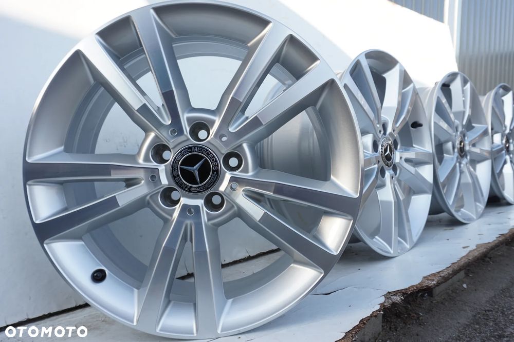 Mercedes 5x112 18 8J et45 W207 - 1
