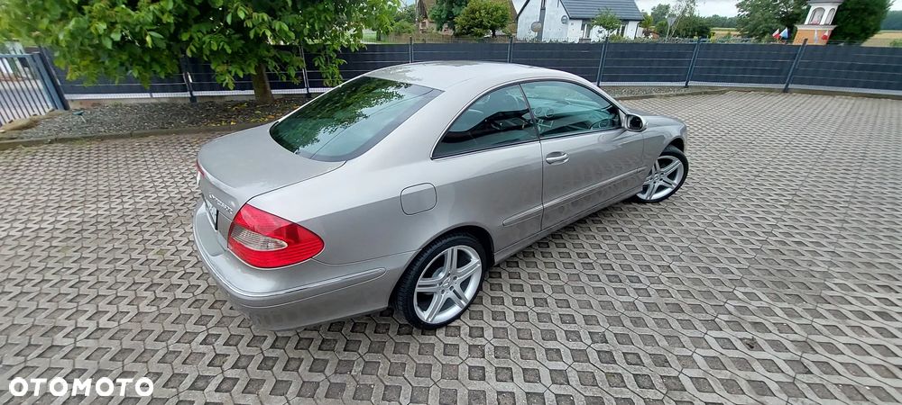 Mercedes-Benz CLK - 27