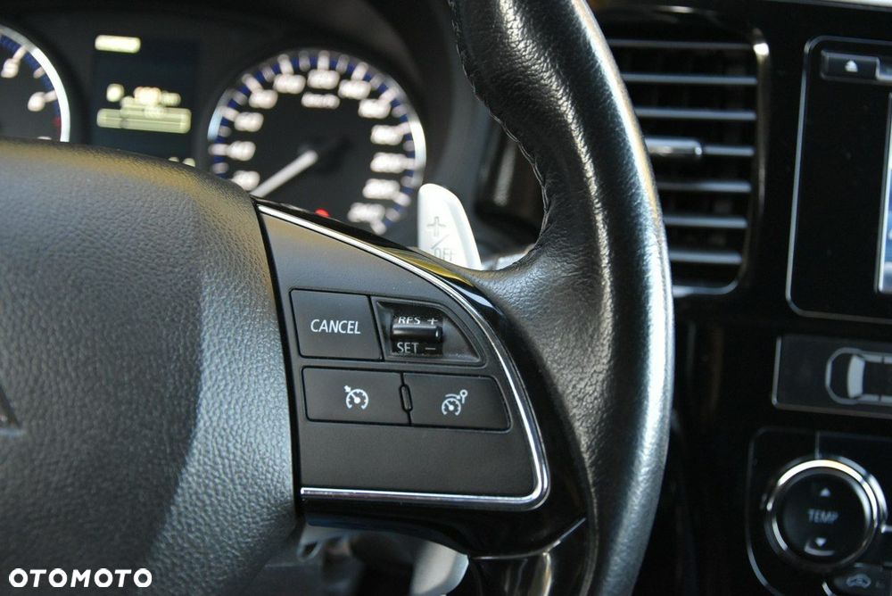 Mitsubishi Outlander 2.0 Instyle Navi 4WD CVT - 26