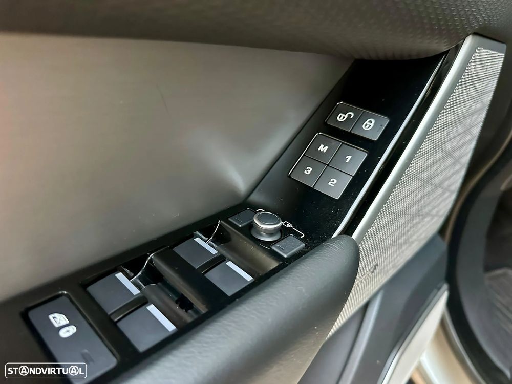 Land Rover Range Rover Velar 2.0 D R-Dynamic SE - 20