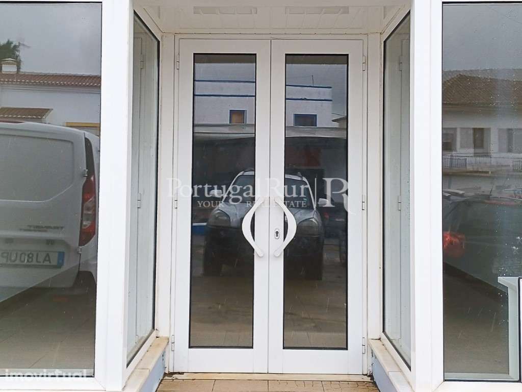 Loja / Restaurante a estrear , com Moradia, 10 minutos das Praias - Grande imagem: 2/16