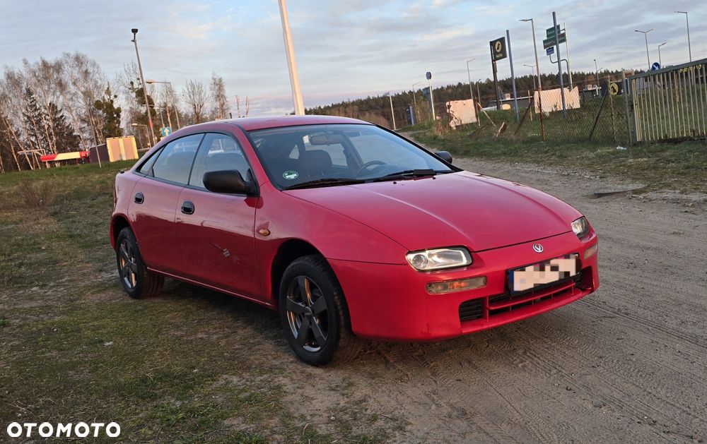 Mazda 323F - 3