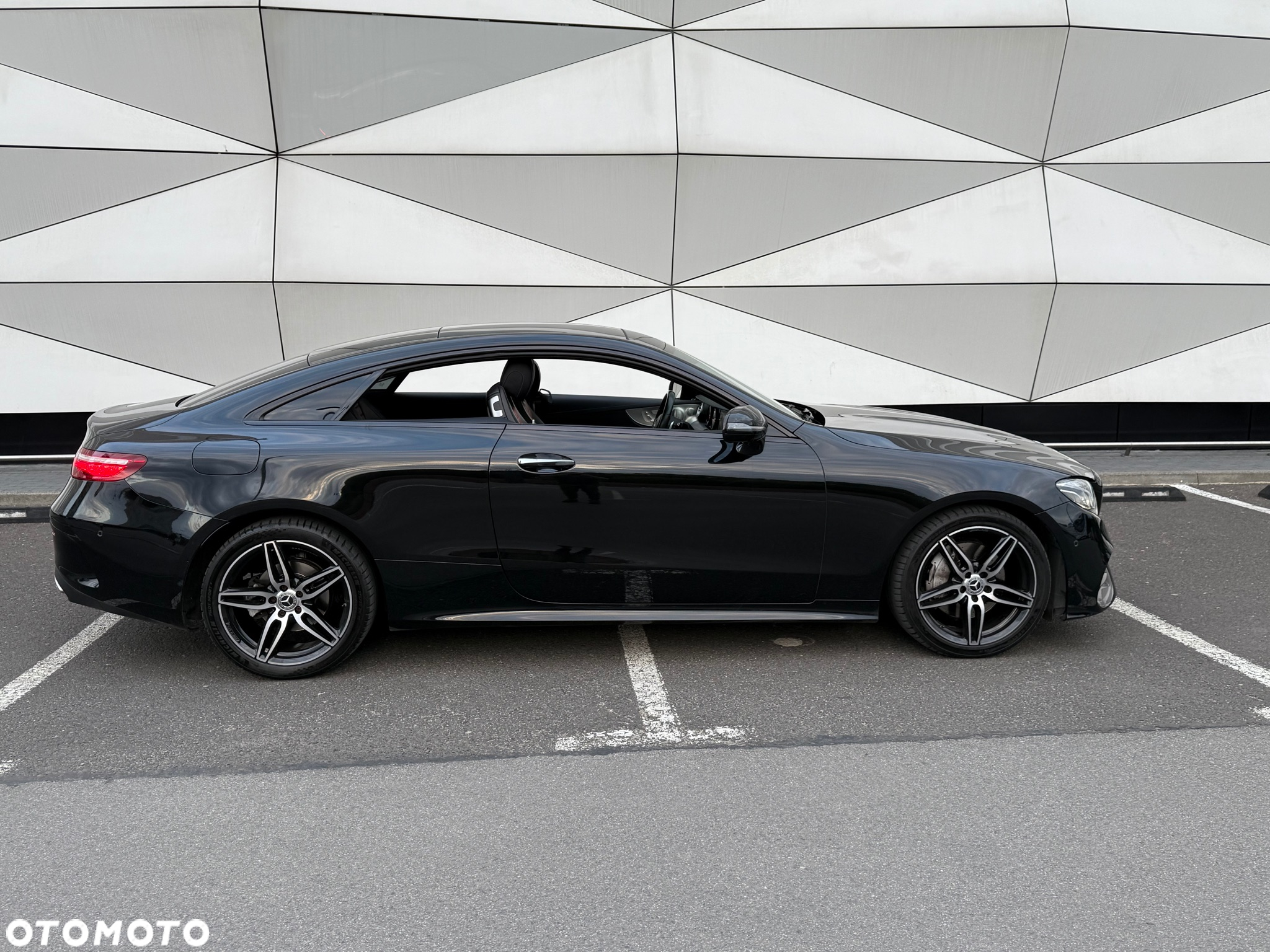 Mercedes-Benz Klasa E 200 Coupe 4-Matic 9G-TRONIC - 12