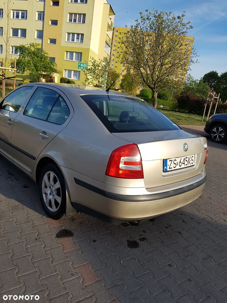 Skoda Octavia ver-2-0-fsi-automatik-elegance - 3