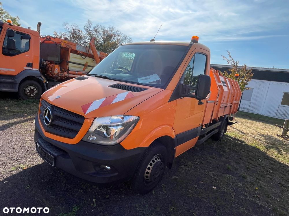 Mercedes-Benz Sprinter - 1
