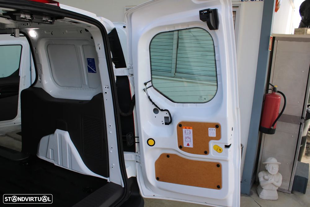 Ford Transit-Connect - 41