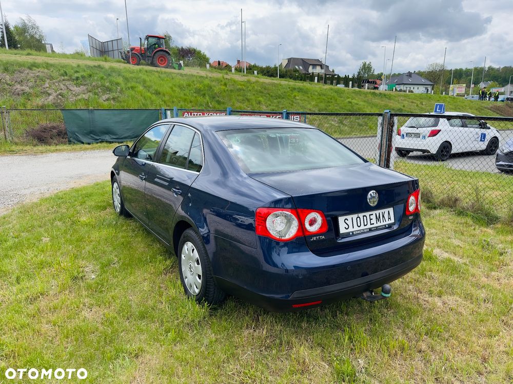 Volkswagen Jetta 1.9 TDI DPF Trendline - 8