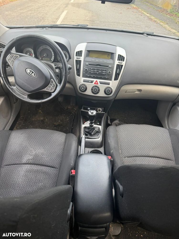 Dezmembrez Kia Ceed SW 1.6 d - 7