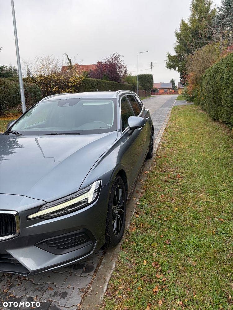 Volvo V60 2019 photo 2