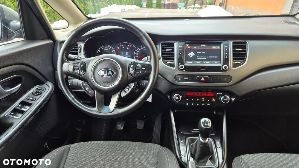 Kia Carens 1.6 GDI Dream Team Edition - 9