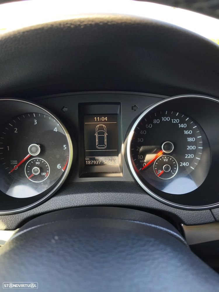 VW Golf 1.6 TDi DPF BlueMotion - 11