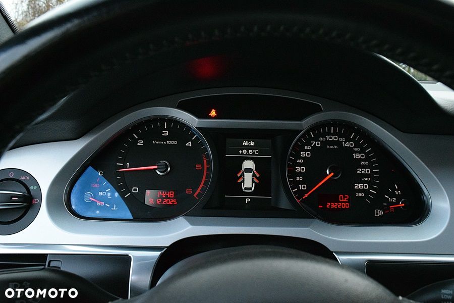 Audi A6 Avant 2.7 TDI DPF quattro tiptronic - 31