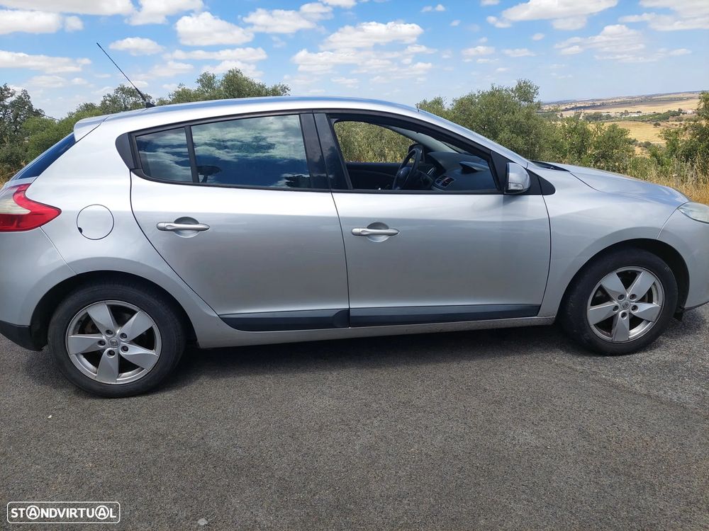 Renault Mégane 1.5 dCi Confort - 1