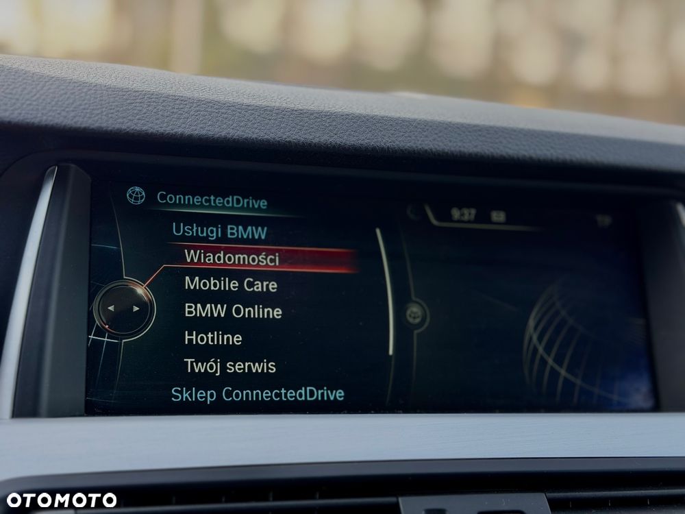 BMW Seria 5 525d xDrive - 23