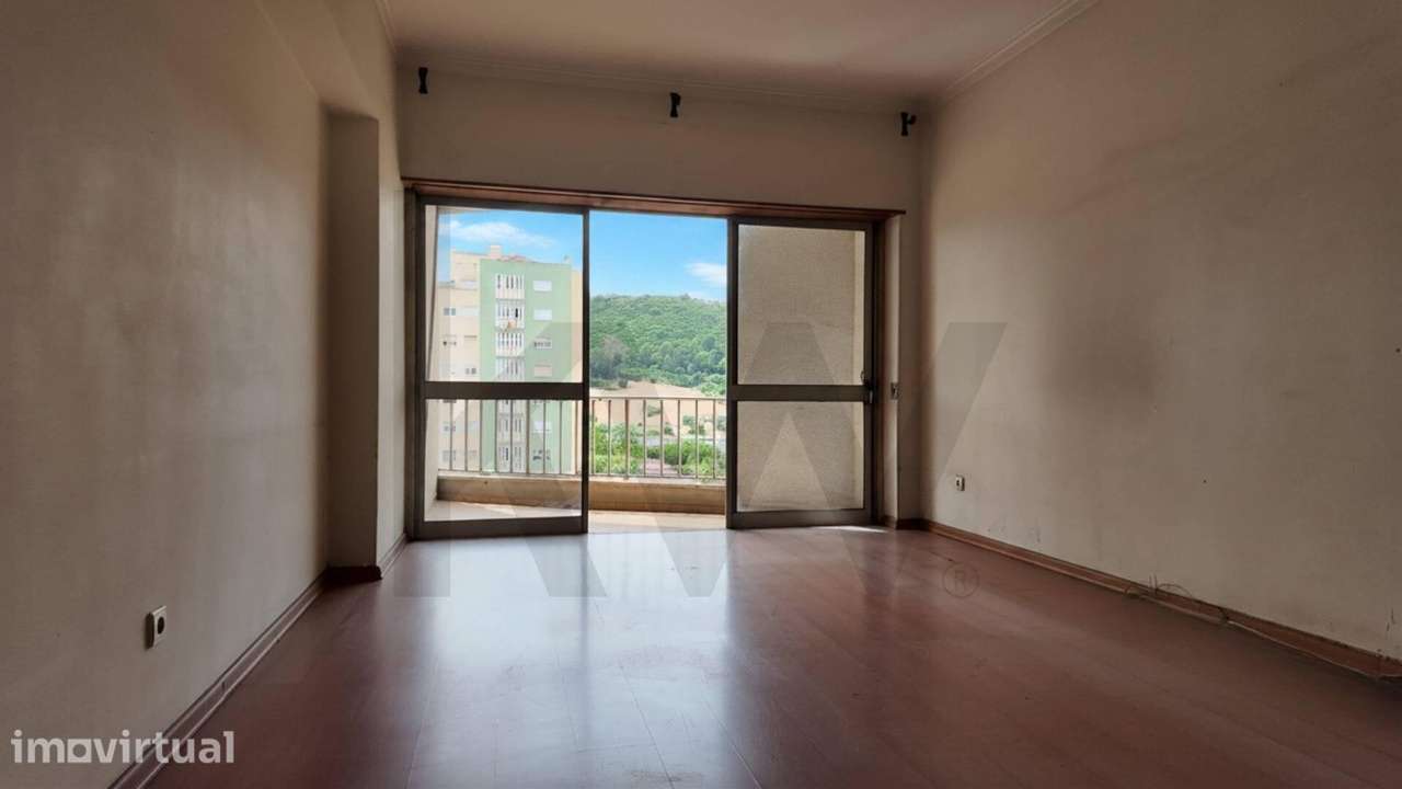 Apartamento T3 com Excelente Potencial de Remodelação em Povoa de St. - Grande imagem: 4/20