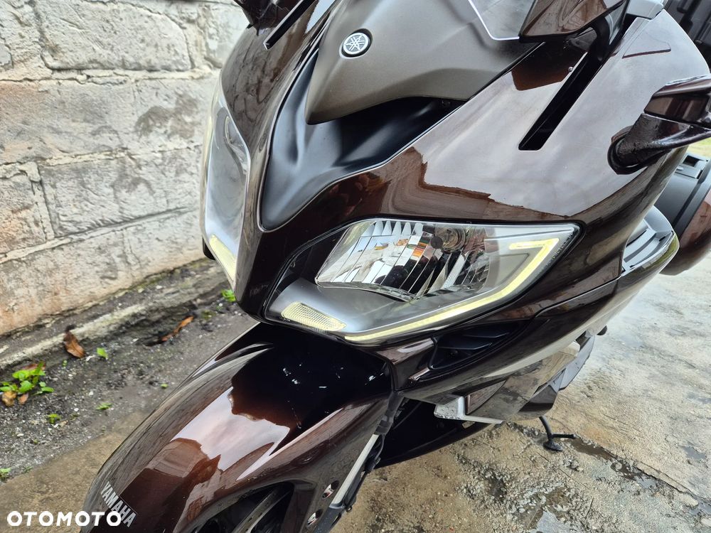 Yamaha FJR - 21