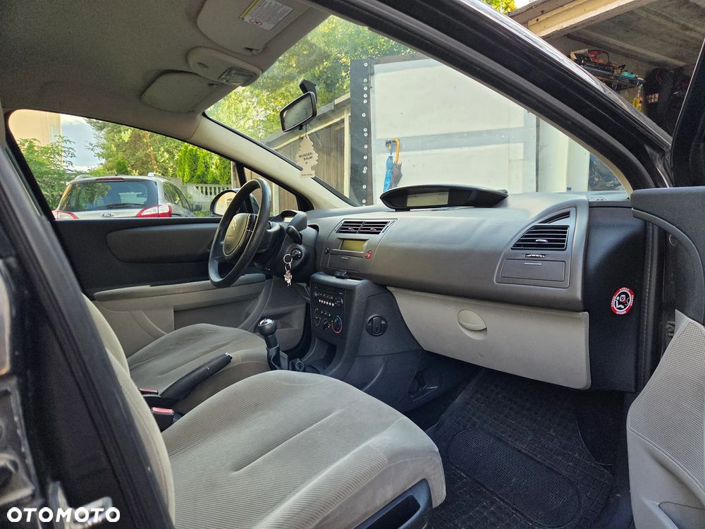 Citroën C4 1.4 16V Magic - 6
