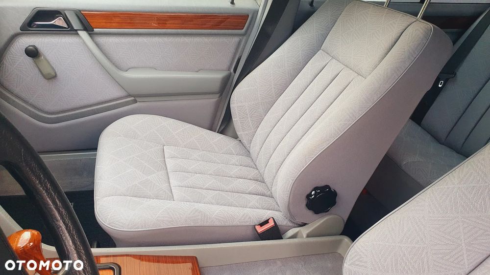 Mercedes-Benz W124 (1984-1993) - 14